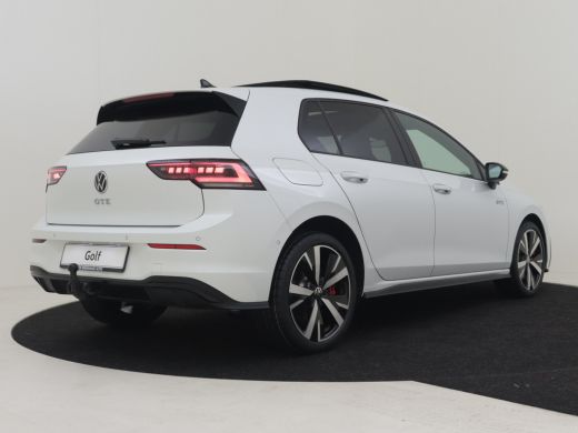 Volkswagen Golf 1.5 eHybrid GTE l Vienna Leder int. incl Climate stoelen l Panoramadak l Adaptief onderstel l Hea... ActivLease financial lease