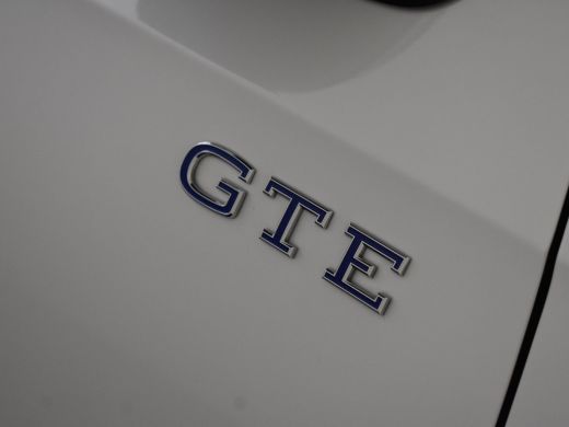 Volkswagen Golf 1.5 eHybrid GTE l Vienna Leder int. incl Climate stoelen l Panoramadak l Adaptief onderstel l Hea... ActivLease financial lease