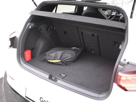 Volkswagen Golf 1.5 eHybrid GTE l Vienna Leder int. incl Climate stoelen l Panoramadak l Adaptief onderstel l Hea... ActivLease financial lease