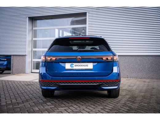Volkswagen Passat Variant R-Line Edition - eHybrid Inclusief €2000,- inruilvoordeel | 'App-Connect' draadloze smart... ActivLease financial lease