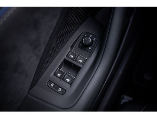 Volkswagen Passat Variant R-Line Edition - eHybrid Inclusief €2000,- inruilvoordeel | 'App-Connect' draadloze smart... ActivLease financial lease