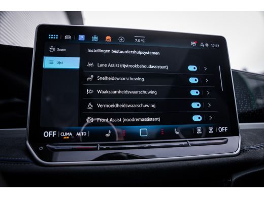 Volkswagen Passat Variant R-Line Edition - eHybrid Inclusief €2000,- inruilvoordeel | 'App-Connect' draadloze smart... ActivLease financial lease