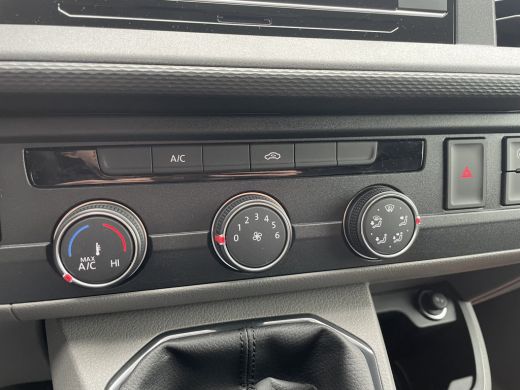 Volkswagen Transporter 2.0 TDI L2H1 28 150 Pk Hand | PDC | App Connect ActivLease financial lease