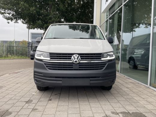 Volkswagen Transporter 2.0 TDI L2H1 28 150 Pk Hand | PDC | App Connect ActivLease financial lease