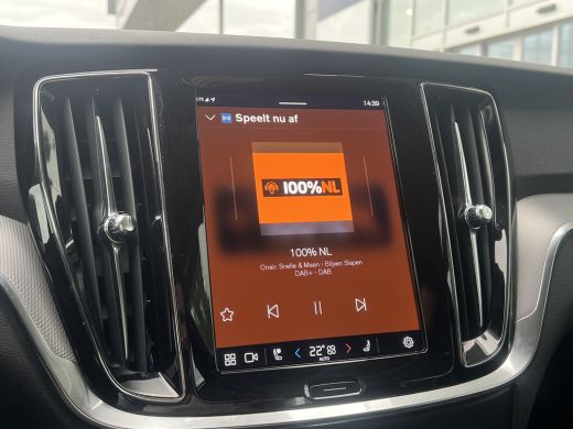Volvo  V60 T6 Plug-in hybrid AWD Bright | Leder | Trekhaak | Camera | Adaptive Cruise | Stoelverwarming ActivLease financial lease