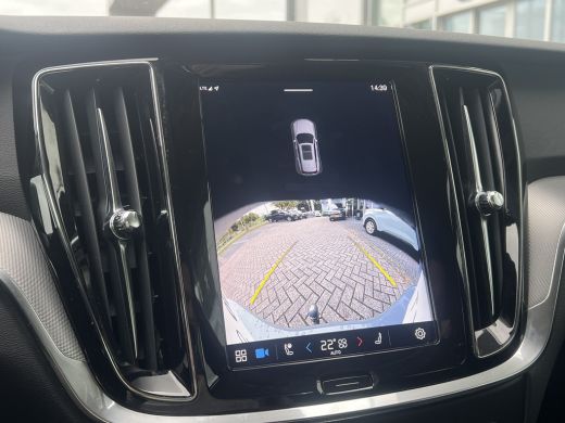 Volvo  V60 T6 Plug-in hybrid AWD Bright | Leder | Trekhaak | Camera | Adaptive Cruise | Stoelverwarming ActivLease financial lease