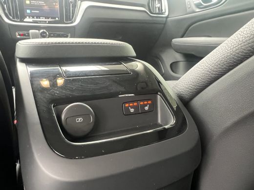 Volvo  V60 T6 Plug-in hybrid AWD Bright | Leder | Trekhaak | Camera | Adaptive Cruise | Stoelverwarming ActivLease financial lease