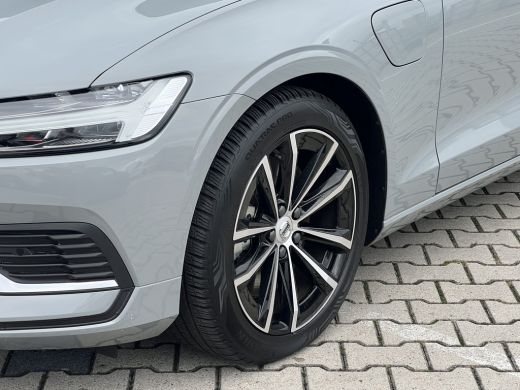 Volvo  V60 T6 Plug-in hybrid AWD Bright | Leder | Trekhaak | Camera | Adaptive Cruise | Stoelverwarming ActivLease financial lease