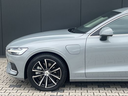 Volvo  V60 T6 Plug-in hybrid AWD Bright | Leder | Trekhaak | Camera | Adaptive Cruise | Stoelverwarming ActivLease financial lease