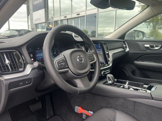 Volvo  V60 T6 Plug-in hybrid AWD Bright | Leder | Trekhaak | Camera | Adaptive Cruise | Stoelverwarming ActivLease financial lease