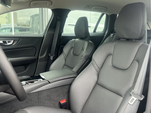 Volvo  V60 T6 Plug-in hybrid AWD Bright | Leder | Trekhaak | Camera | Adaptive Cruise | Stoelverwarming ActivLease financial lease