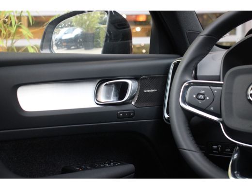 Volvo  XC40 1.5 T4 Recharge R-Design | Cruise control adaptief met Stop&Go en stuurhulp | Elektrisch verstelb... ActivLease financial lease