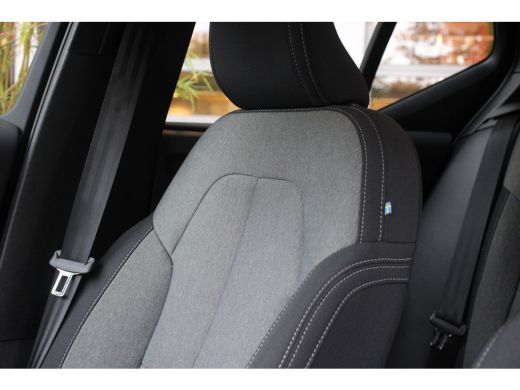 Volvo  XC40 1.5 T4 Recharge R-Design | Cruise control adaptief met Stop&Go en stuurhulp | Elektrisch verstelb... ActivLease financial lease