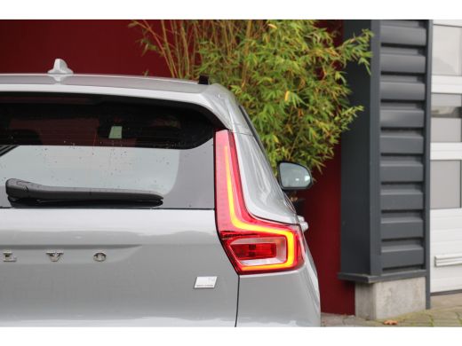 Volvo  XC40 1.5 T4 Recharge R-Design | Cruise control adaptief met Stop&Go en stuurhulp | Elektrisch verstelb... ActivLease financial lease