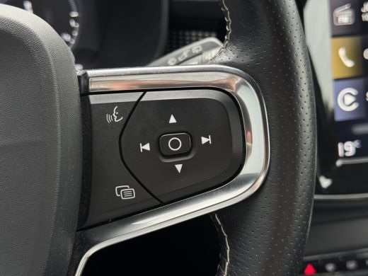Volvo  XC40 1.5 T5 Recharge R-Design | Achteruitrijcamera | Interieur voorverwarmingsinstallatie | Lederen/al... ActivLease financial lease