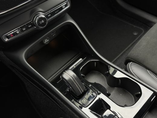 Volvo  XC40 1.5 T5 Recharge R-Design | Achteruitrijcamera | Interieur voorverwarmingsinstallatie | Lederen/al... ActivLease financial lease