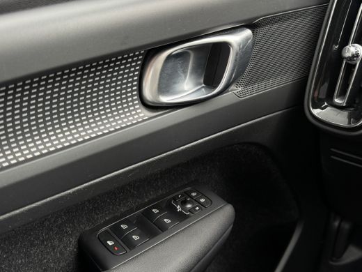Volvo  XC40 1.5 T5 Recharge R-Design | Achteruitrijcamera | Interieur voorverwarmingsinstallatie | Lederen/al... ActivLease financial lease