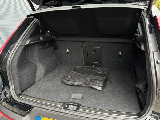 Volvo  XC40 1.5 T5 Recharge R-Design | Achteruitrijcamera | Interieur voorverwarmingsinstallatie | Lederen/al... ActivLease financial lease