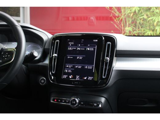 Volvo  XC40 1.5 T5 Recharge R-Design | Harman/Kardon | Camera | Adaptive Cruise | Stuur/stoelverwarming | Key... ActivLease financial lease