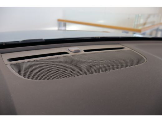 Volvo  XC40 Single Motor Extended Range 252PK Plus | Trekhaak | Getint Glas | Climate | Keyless | Bliss ActivLease financial lease