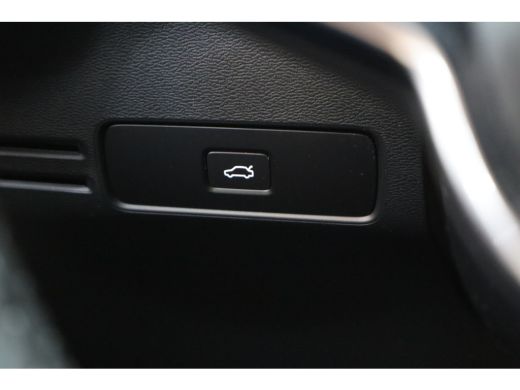 Volvo  XC40 Single Motor Extended Range 252PK Plus | Trekhaak | Getint Glas | Climate | Keyless | Bliss ActivLease financial lease