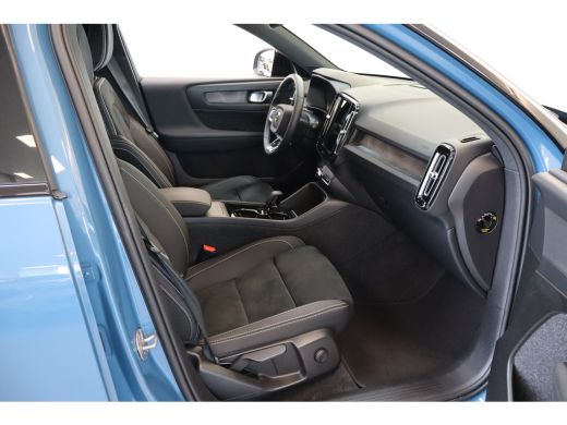 Volvo  XC40 Single Motor Extended Range 252PK Plus | Trekhaak | Getint Glas | Climate | Keyless | Bliss ActivLease financial lease