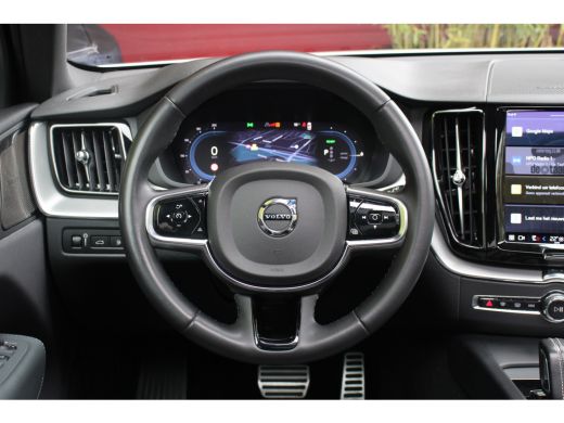 Volvo  XC60 2.0 Recharge T6 AWD R-Design | Panoramadak | 360 Camera | Memory | Harman/Kardon ActivLease financial lease