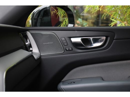 Volvo  XC60 2.0 Recharge T6 AWD R-Design | Panoramadak | 360 Camera | Memory | Harman/Kardon ActivLease financial lease