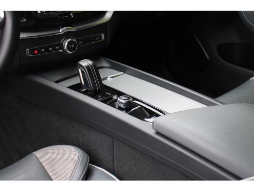 Volvo  XC60 2.0 Recharge T6 AWD R-Design | Panoramadak | 360 Camera | Memory | Harman/Kardon ActivLease financial lease
