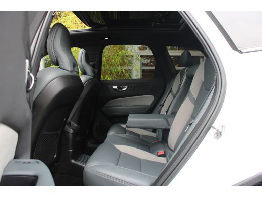 Volvo  XC60 2.0 Recharge T6 AWD R-Design | Panoramadak | 360 Camera | Memory | Harman/Kardon ActivLease financial lease