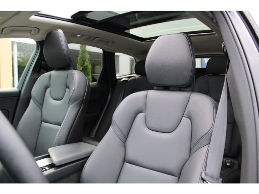 Volvo  XC60 2.0 T6 Plug-in hybrid AWD Plus Bright | Semi elektrische trekhaak | Stoel & stuurwielverwarming |... ActivLease financial lease