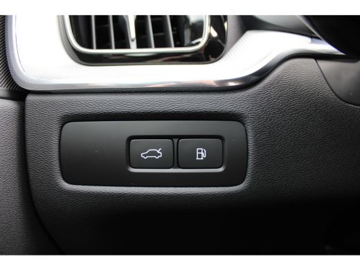 Volvo  XC60 2.0 T6 Plug-in hybrid AWD Plus Bright | Semi elektrische trekhaak | Stoel & stuurwielverwarming |... ActivLease financial lease