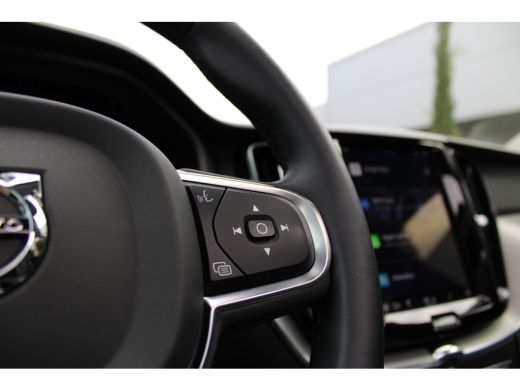 Volvo  XC60 2.0 T6 Plug-in hybrid AWD Plus Bright | Semi elektrische trekhaak | Stoel & stuurwielverwarming |... ActivLease financial lease
