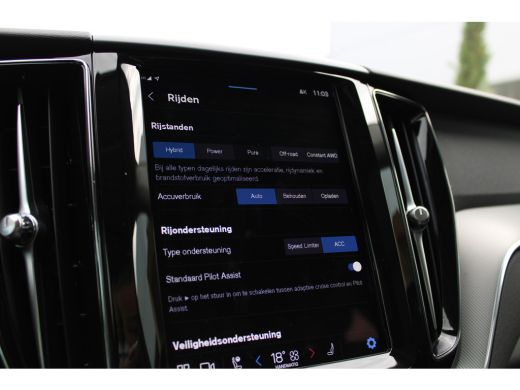 Volvo  XC60 2.0 T6 Plug-in hybrid AWD Plus Bright | Semi elektrische trekhaak | Stoel & stuurwielverwarming |... ActivLease financial lease