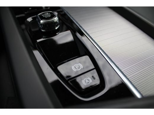 Volvo  XC60 2.0 T6 Plug-in hybrid AWD Plus Bright | Semi elektrische trekhaak | Stoel & stuurwielverwarming |... ActivLease financial lease