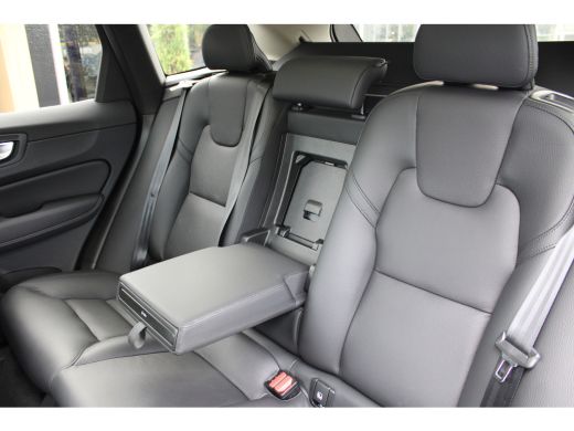 Volvo  XC60 2.0 T6 Plug-in hybrid AWD Plus Bright | Semi elektrische trekhaak | Stoel & stuurwielverwarming |... ActivLease financial lease