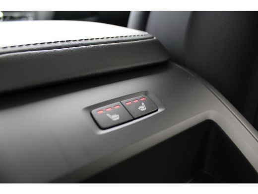 Volvo  XC60 2.0 T6 Plug-in hybrid AWD Plus Bright | Semi elektrische trekhaak | Stoel & stuurwielverwarming |... ActivLease financial lease