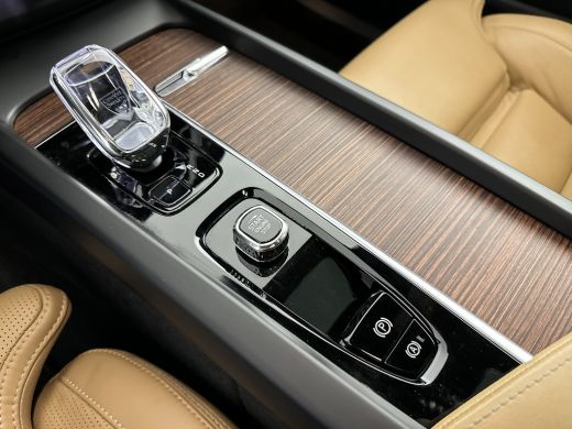 Volvo  XC60 2.0 T6 Plug-in hybrid AWD Plus Dark | 21" | Geventileerd Nappa Leder | 360 Camera | Harman Kardon... ActivLease financial lease