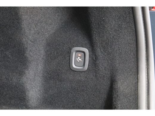 Volvo  XC60 Recharge T8 455PK Inscription | Trekhaak | Getint Glas | Power Seats | Panoramadak | Blis | Park ... ActivLease financial lease