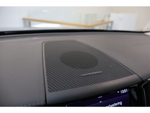 Volvo  XC60 Recharge T8 455PK Inscription | Trekhaak | Getint Glas | Power Seats | Panoramadak | Blis | Park ... ActivLease financial lease