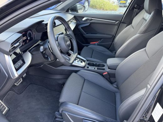 Audi A3 Limousine 30 TFSi Automaat S-Line | Zwart Optiek | LED | Keyless | Navigatiesysteem | CarPlay | D... ActivLease financial lease
