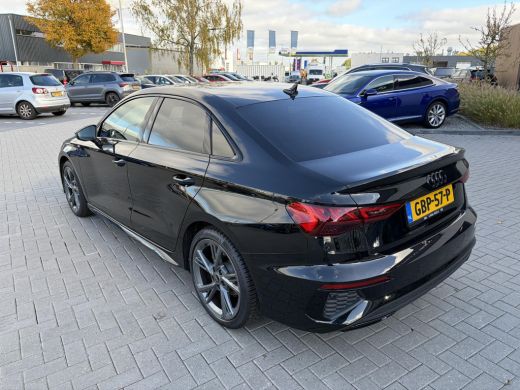 Audi A3 Limousine 30 TFSi Automaat S-Line | Zwart Optiek | LED | Keyless | Navigatiesysteem | CarPlay | D... ActivLease financial lease