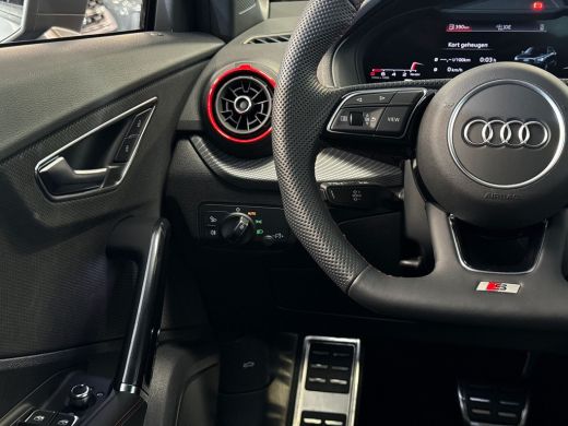 Audi Q2 35 150pk TFSI S Edition Stylingpakket mat zwart | Cruise control | Parkeerhulp achter ActivLease financial lease