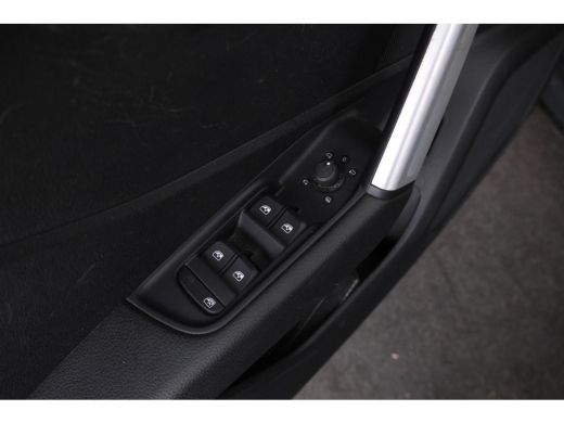 Audi Q2 35 TFSI S Edition 150pk, Volleder, Navi, Climate, ActivLease financial lease