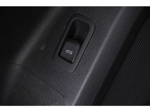 Audi Q2 35 TFSI S Edition 150pk, Volleder, Navi, Climate, ActivLease financial lease