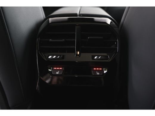 BMW iX xDrive45 M Sport / Panoramadak / Trekhaak / Stoelventilatie / Bowers & Wilkins / Parking Assistan... ActivLease financial lease