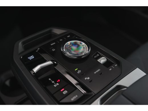 BMW iX xDrive45 M Sport / Panoramadak / Trekhaak / Stoelventilatie / Bowers & Wilkins / Parking Assistan... ActivLease financial lease