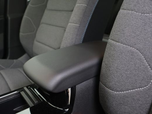 Citroën C4 1.2 Hybrid 136 Plus Camera | Navigatie | Carplay | Digitaal Dashboard | 18" Lichtmetaal | Cruise ... ActivLease financial lease