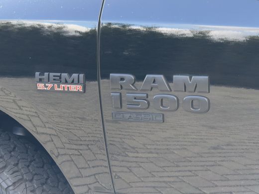 Dodge Ram 1500 1500 5.7 V8 CLASSIC NIGHT 4x4 / LEDER / BPM VRIJ / 1e EIG. / CAMERA / 6-PERS / NAVI / 3.5T TREKHAAK ActivLease financial lease