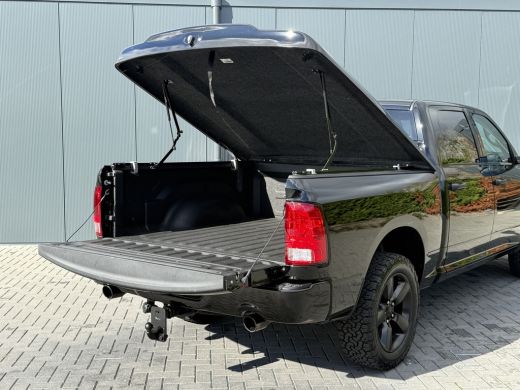 Dodge Ram 1500 1500 5.7 V8 CLASSIC NIGHT 4x4 / LEDER / BPM VRIJ / 1e EIG. / CAMERA / 6-PERS / NAVI / 3.5T TREKHAAK ActivLease financial lease